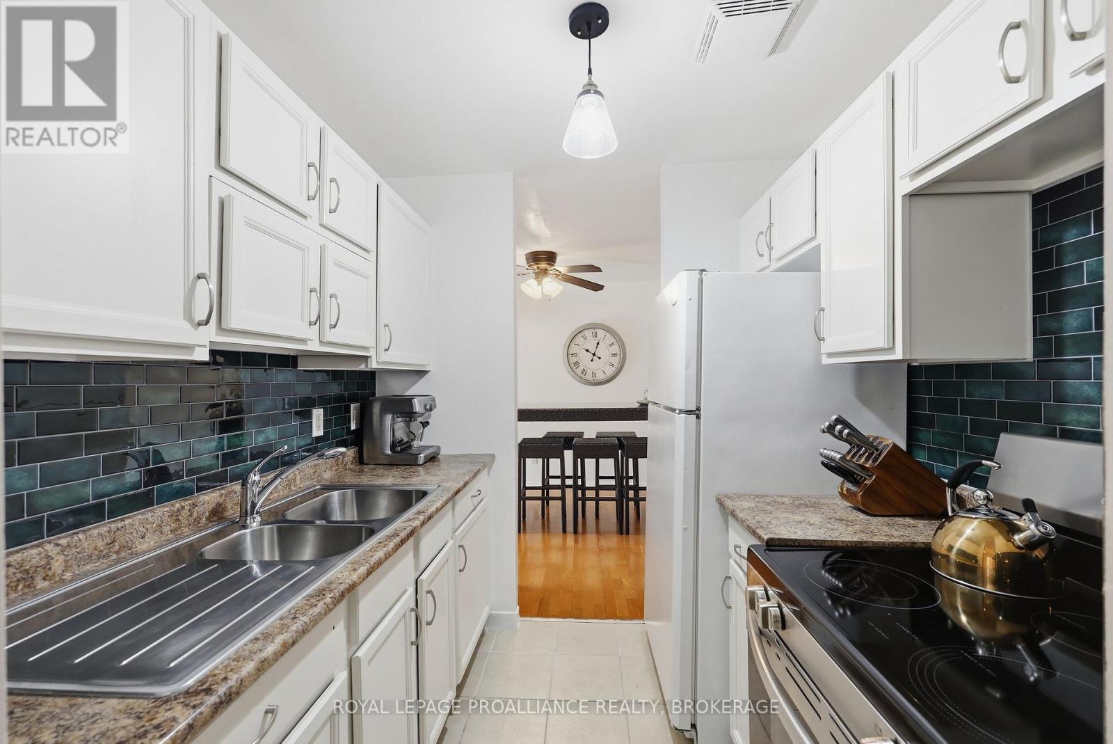 215 - 17 Eldon Hall Place, Kingston, Ontario  K7M 7H5 - Photo 7 - X12892058