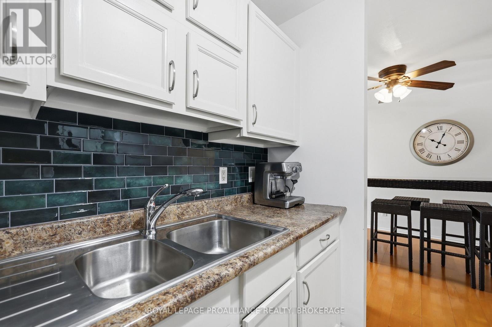 215 - 17 Eldon Hall Place, Kingston, Ontario  K7M 7H5 - Photo 8 - X12892058