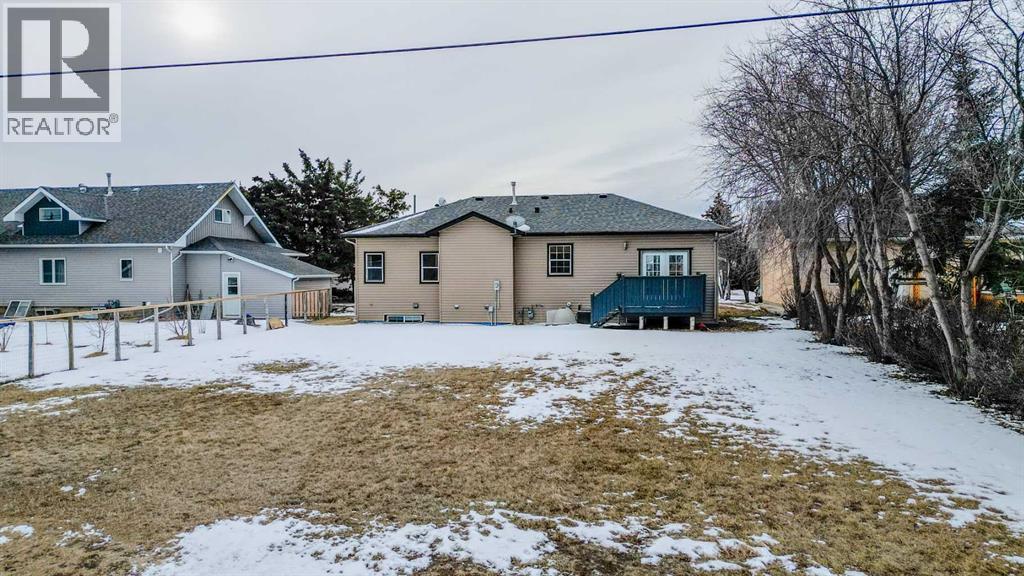 501 6 Avenue, Warner, Alberta  T0K 2L0 - Photo 4 - A2279254