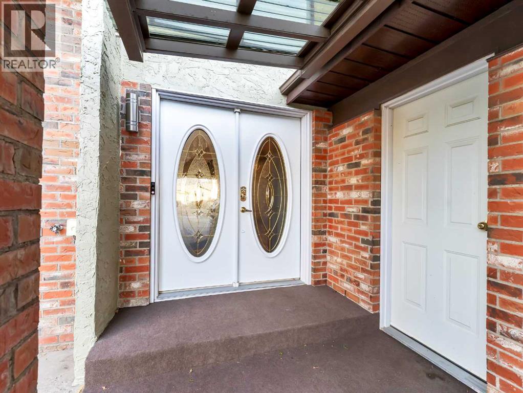 35 Horner Court Ne, Medicine Hat, Alberta  T1C 1M1 - Photo 3 - A2279649