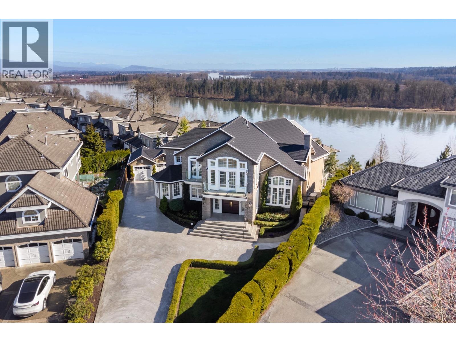 745 Capital Court, Port Coquitlam, British Columbia  V3C 6E4 - Photo 2 - R3100197