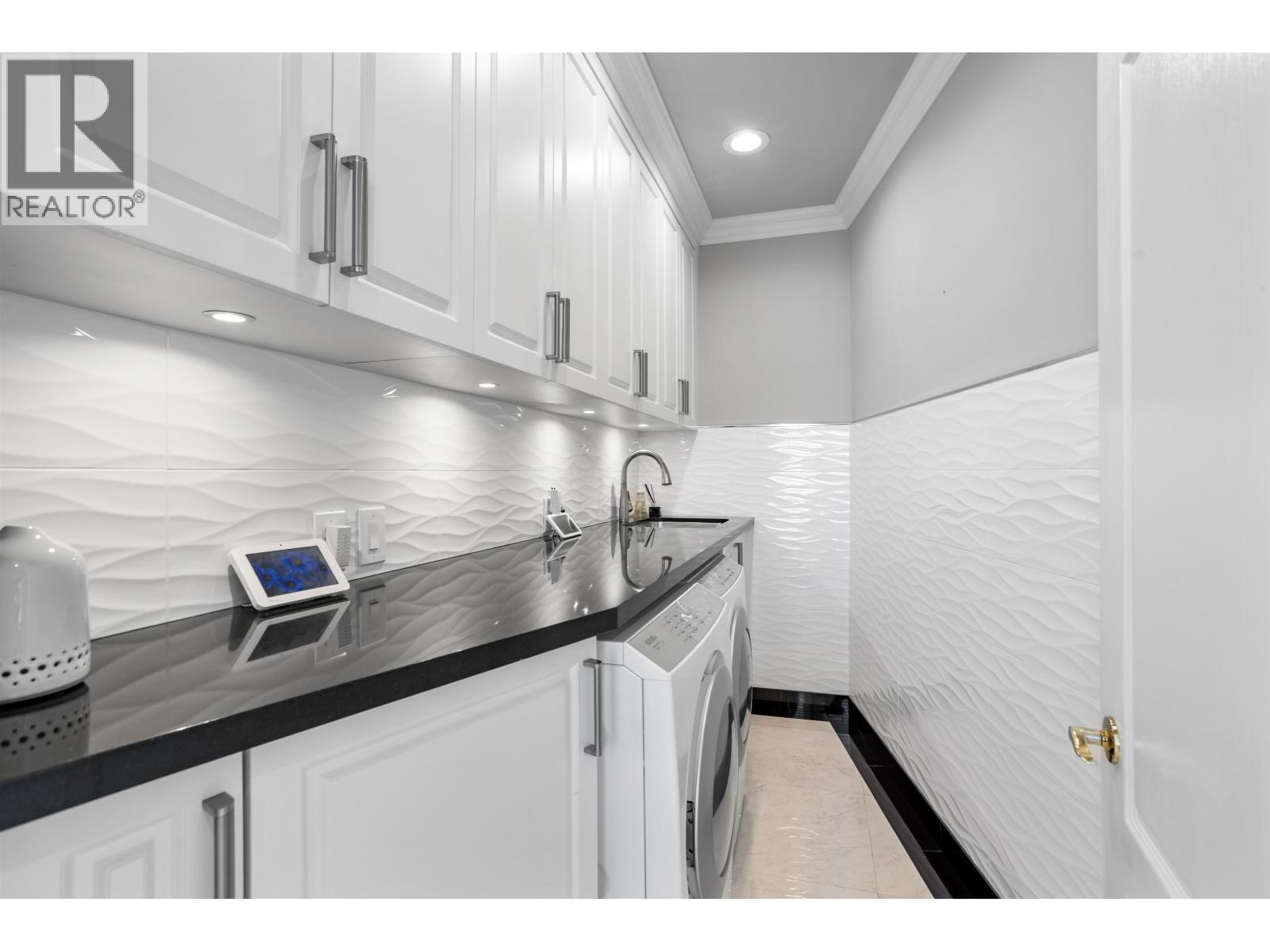 745 Capital Court, Port Coquitlam, British Columbia  V3C 6E4 - Photo 16 - R3100197