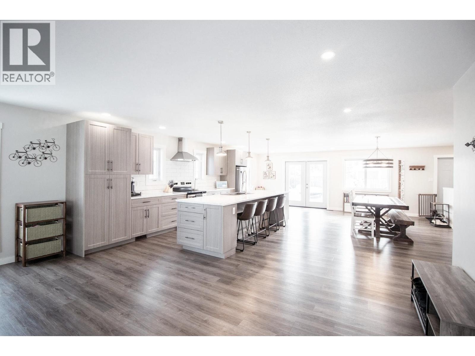 10519 114 Avenue, Fort St. John, British Columbia  V1J 6H7 - Photo 2 - R3100535