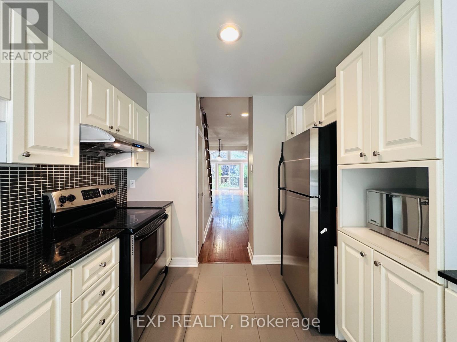 195 Henderson Avenue, Ottawa, Ontario  K1N 7P7 - Photo 12 - X12891948