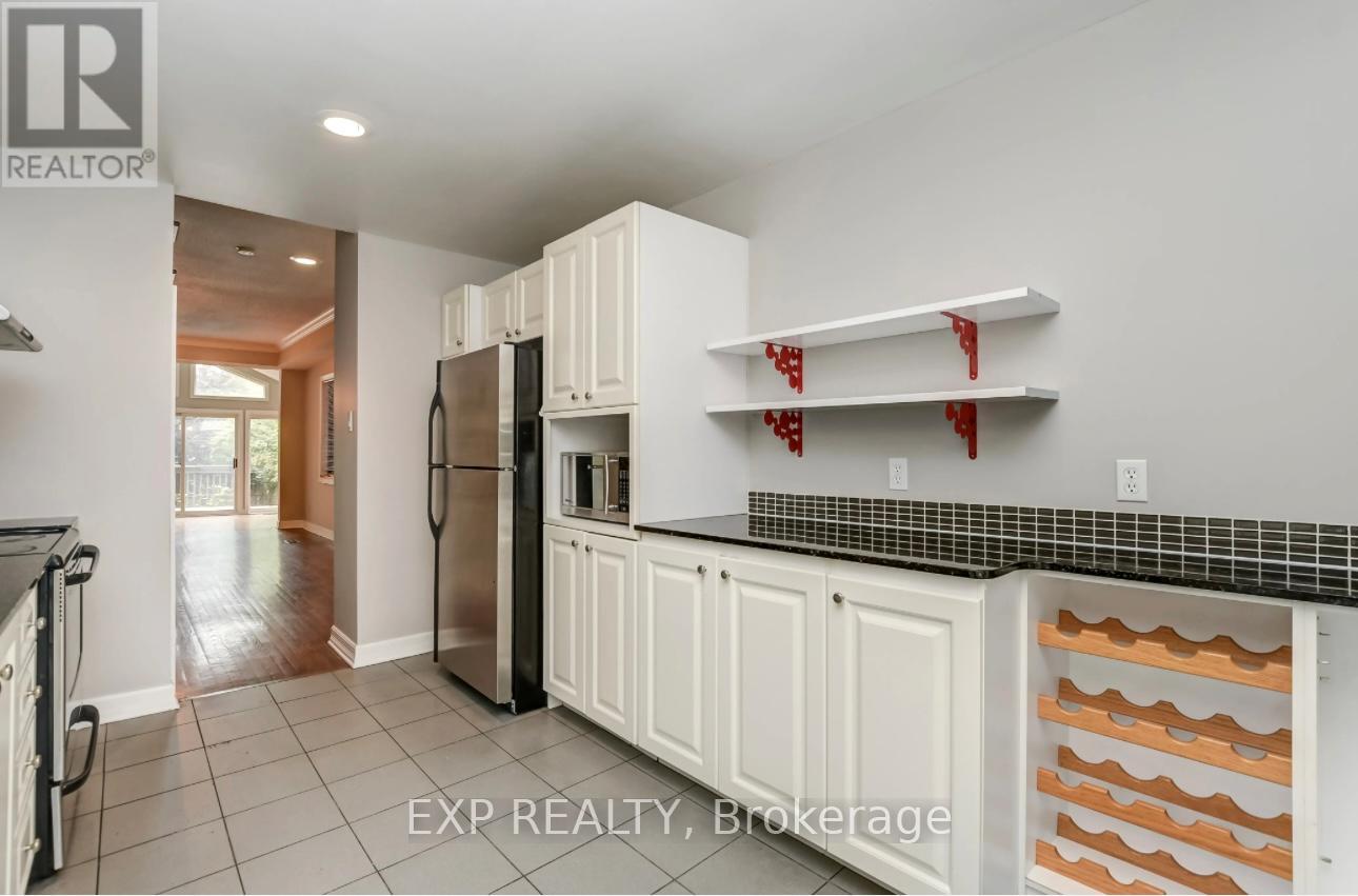 195 Henderson Avenue, Ottawa, Ontario  K1N 7P7 - Photo 13 - X12891948