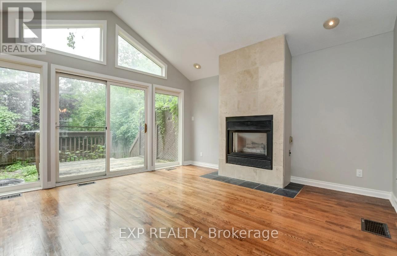 195 Henderson Avenue, Ottawa, Ontario  K1N 7P7 - Photo 2 - X12891948