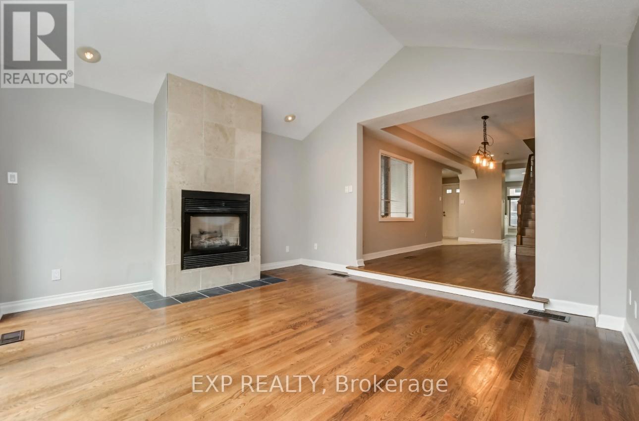 195 Henderson Avenue, Ottawa, Ontario  K1N 7P7 - Photo 3 - X12891948