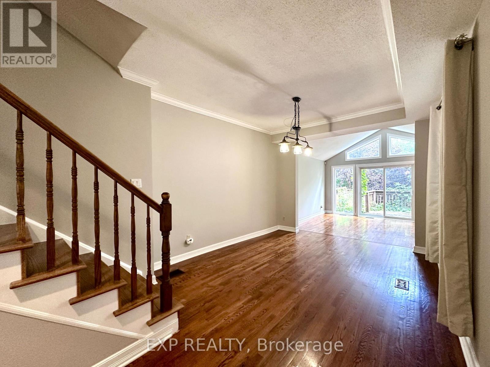 195 Henderson Avenue, Ottawa, Ontario  K1N 7P7 - Photo 7 - X12891948