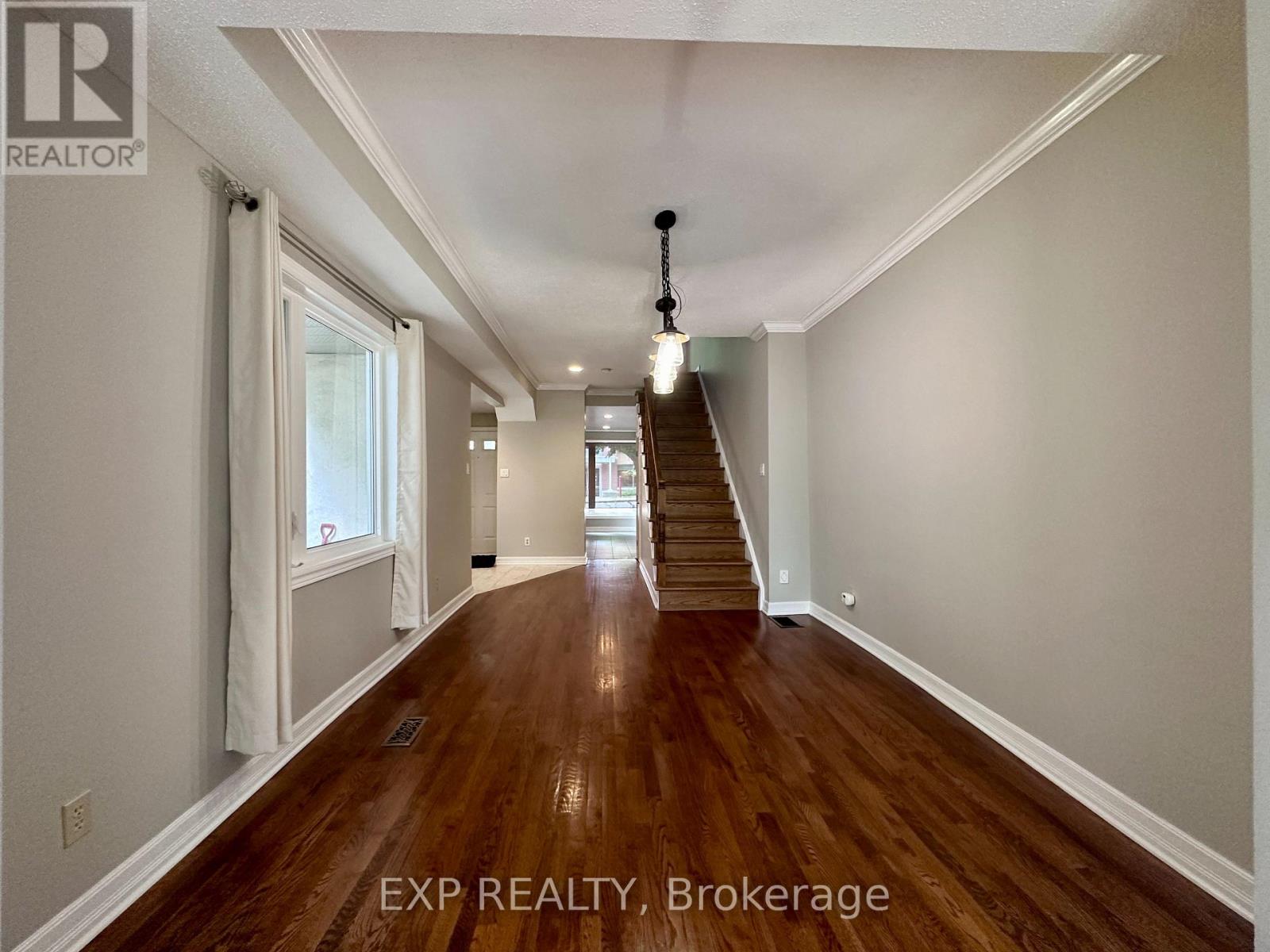 195 Henderson Avenue, Ottawa, Ontario  K1N 7P7 - Photo 8 - X12891948