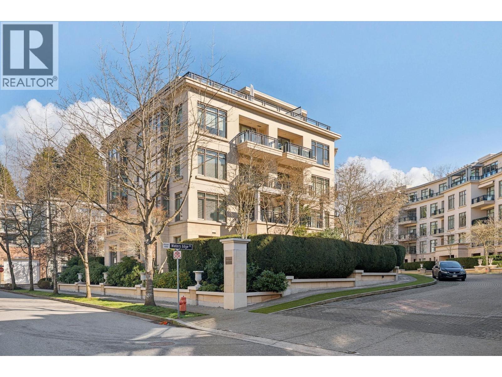 300 533 WATERS EDGE CRESCENT, West Vancouver