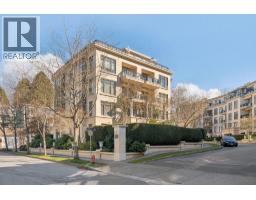 300 533 WATERS EDGE CRESCENT, West Vancouver, British Columbia