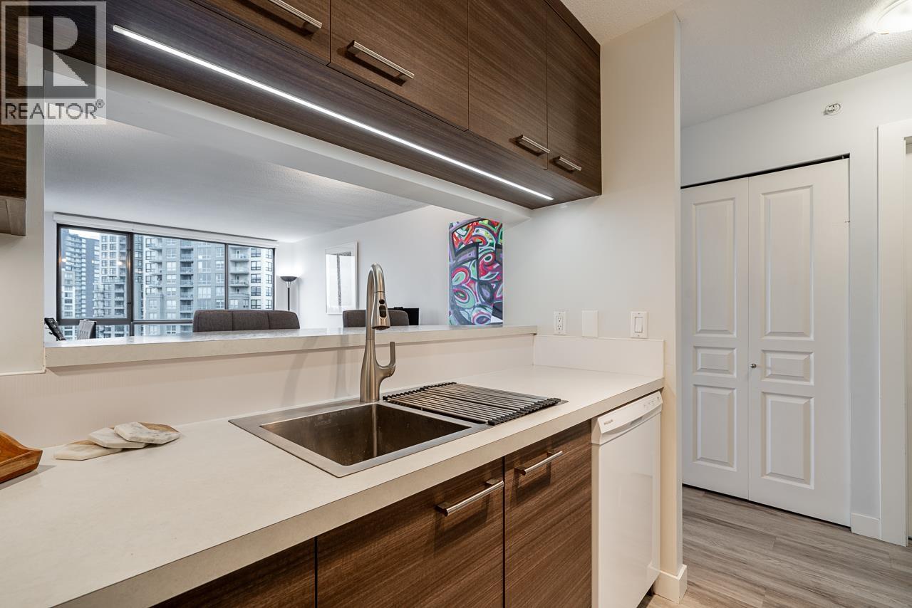 1710 5288 Melbourne Street, Vancouver, British Columbia  V5R 6E6 - Photo 3 - R3088351