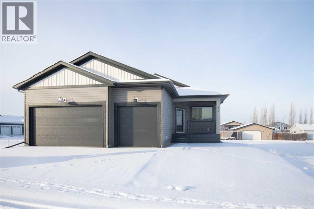 32 Sunrise Crescent N, Three Hills, Alberta
