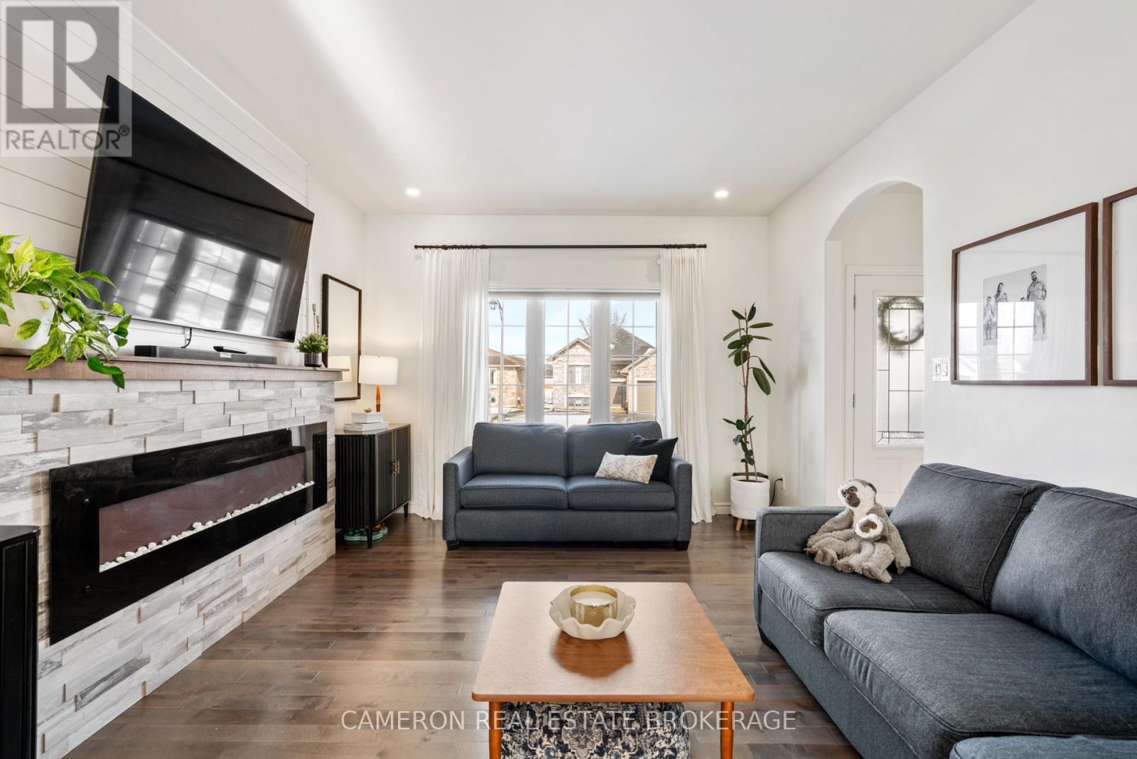 1 Abagail Crescent, South Stormont, Ontario  K0C 1P0 - Photo 3 - X12881086