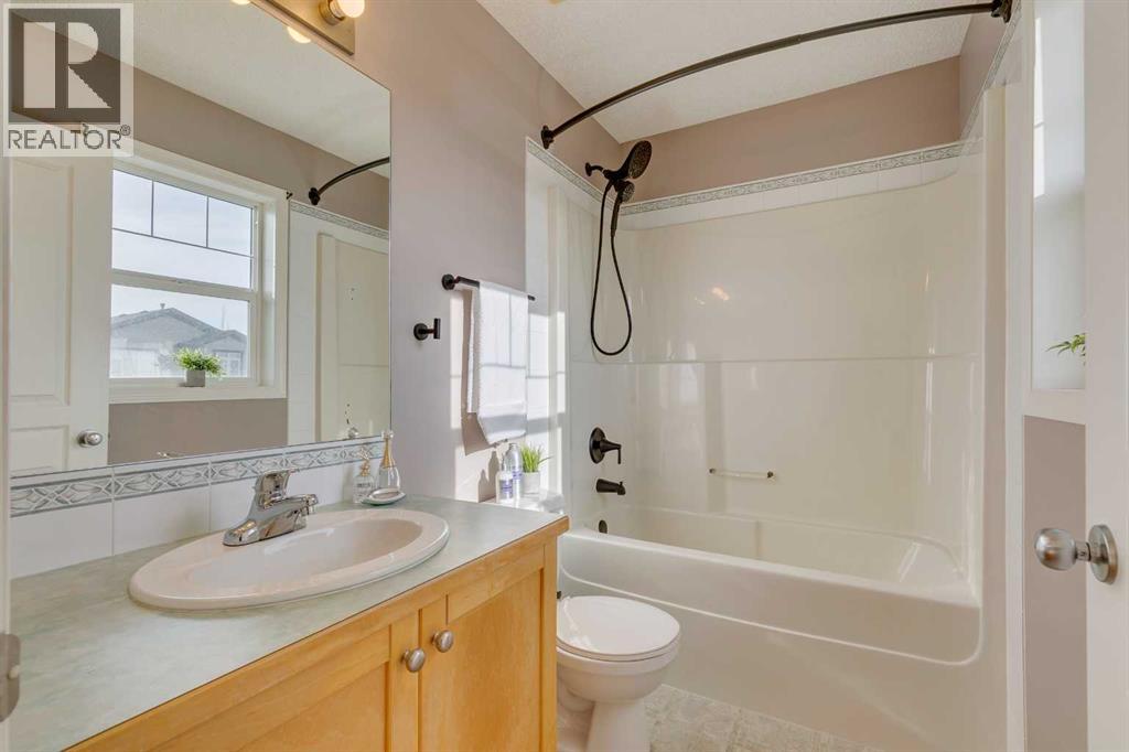 228 Luxstone Place Sw, Airdrie, Alberta  T4B 3C1 - Photo 19 - A2275761