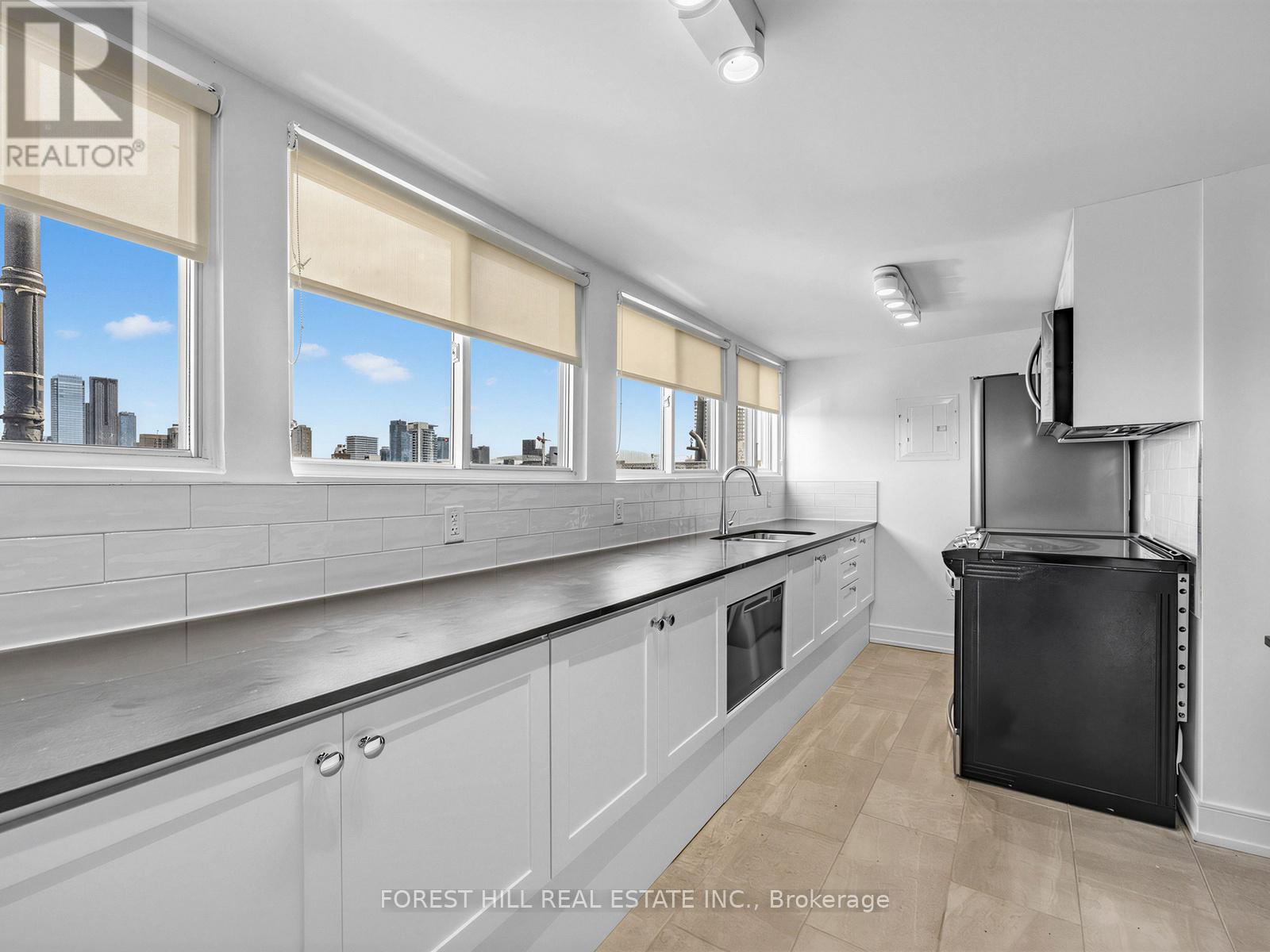 Phd - 70 Spadina Road, Toronto, Ontario  M5R 2T6 - Photo 14 - C12891946