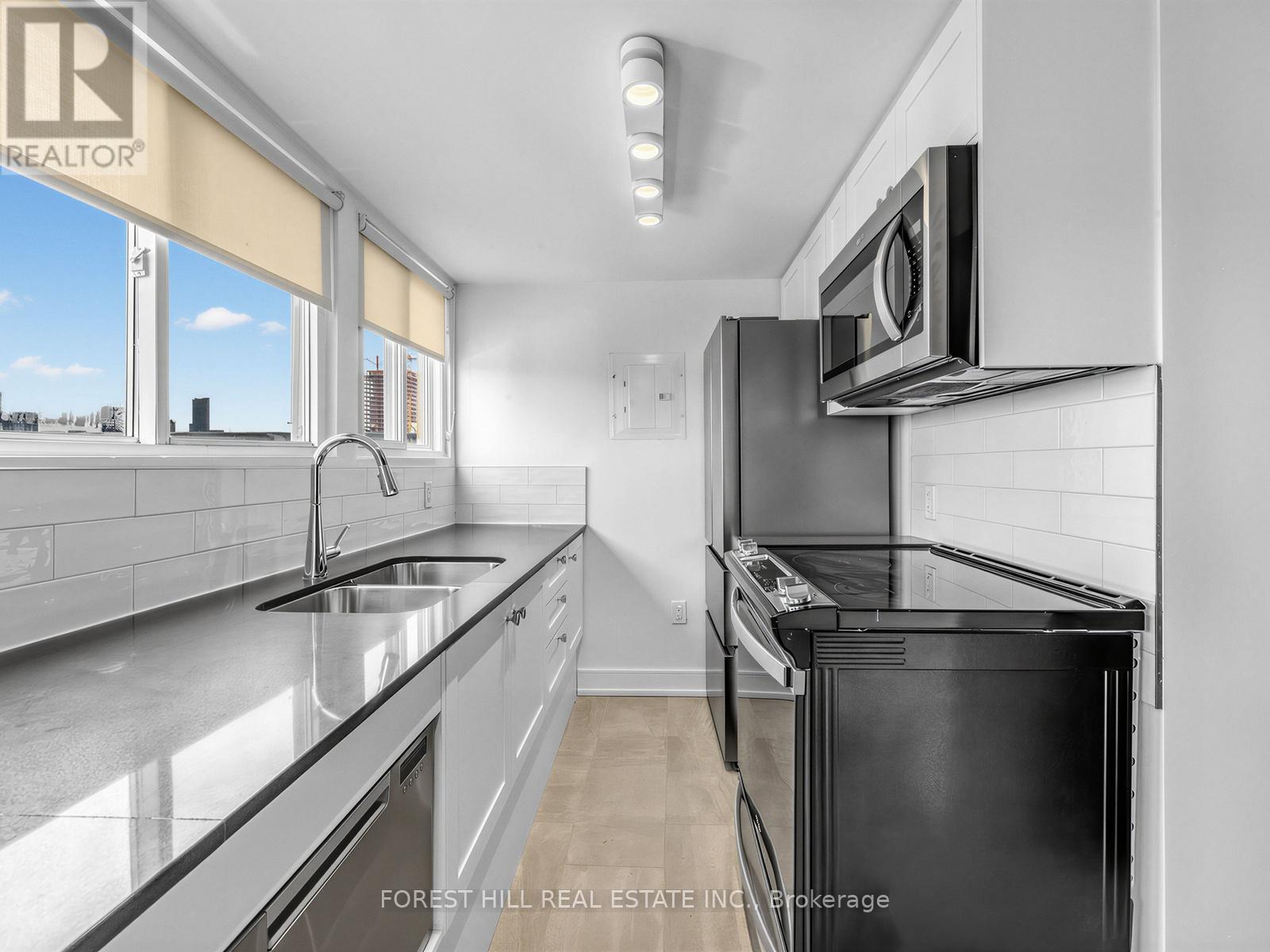 Phd - 70 Spadina Road, Toronto, Ontario  M5R 2T6 - Photo 15 - C12891946