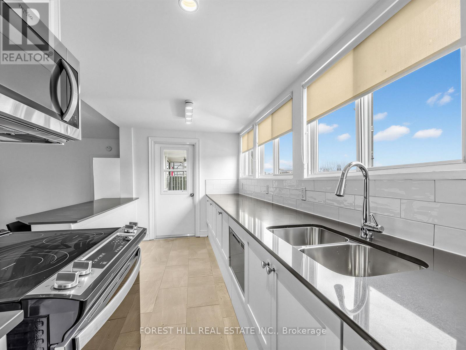 Phd - 70 Spadina Road, Toronto, Ontario  M5R 2T6 - Photo 17 - C12891946