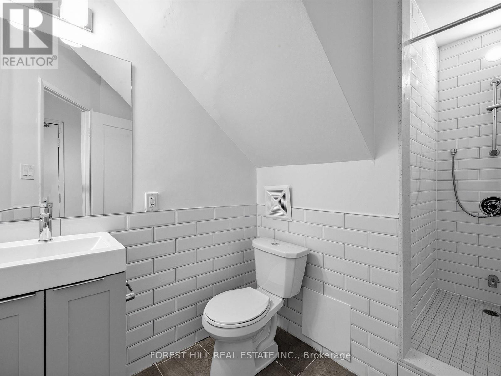 Phd - 70 Spadina Road, Toronto, Ontario  M5R 2T6 - Photo 21 - C12891946