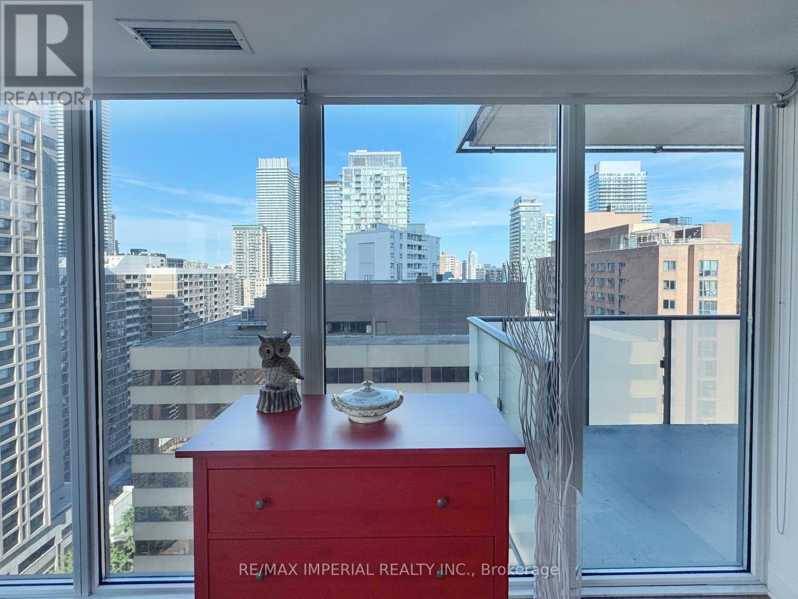 1910 - 1080 Bay Street, Toronto, Ontario  M5S 0A5 - Photo 23 - C12891960