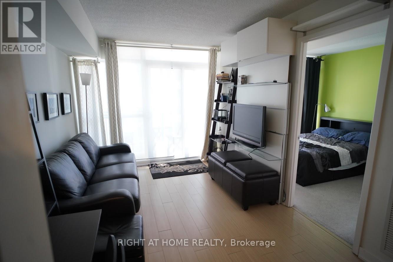 3010 - 15 ICEBOAT TERRACE, Toronto, Ontario