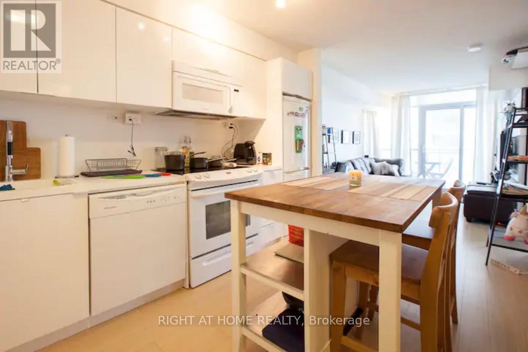 3010 - 15 Iceboat Terrace, Toronto, Ontario  M5V 4A5 - Photo 7 - C12891986