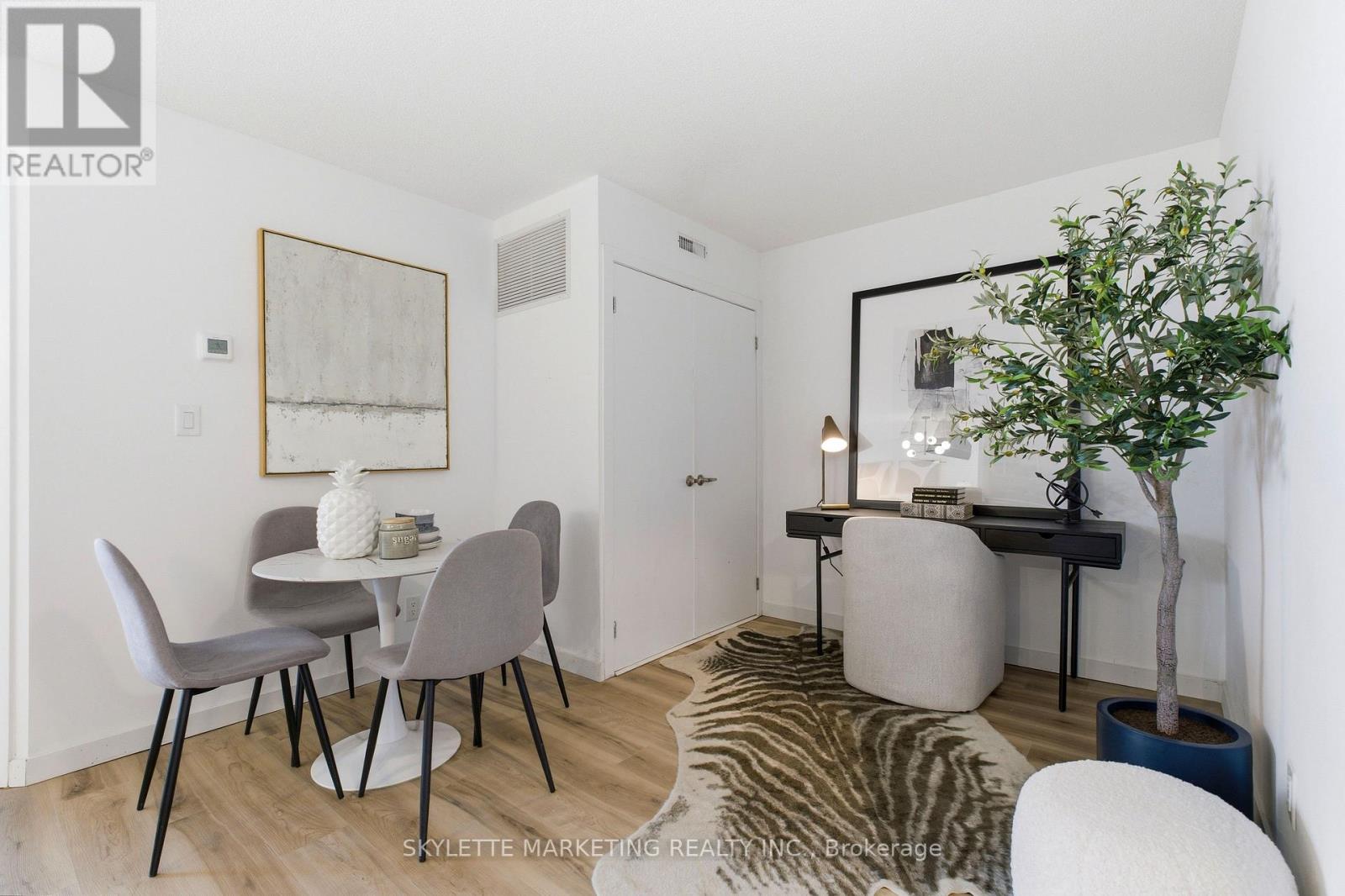 701 - 801 Sheppard Avenue W, Toronto (Clanton Park), Ontario  M3H 0A8 - Photo 15 - C12892034