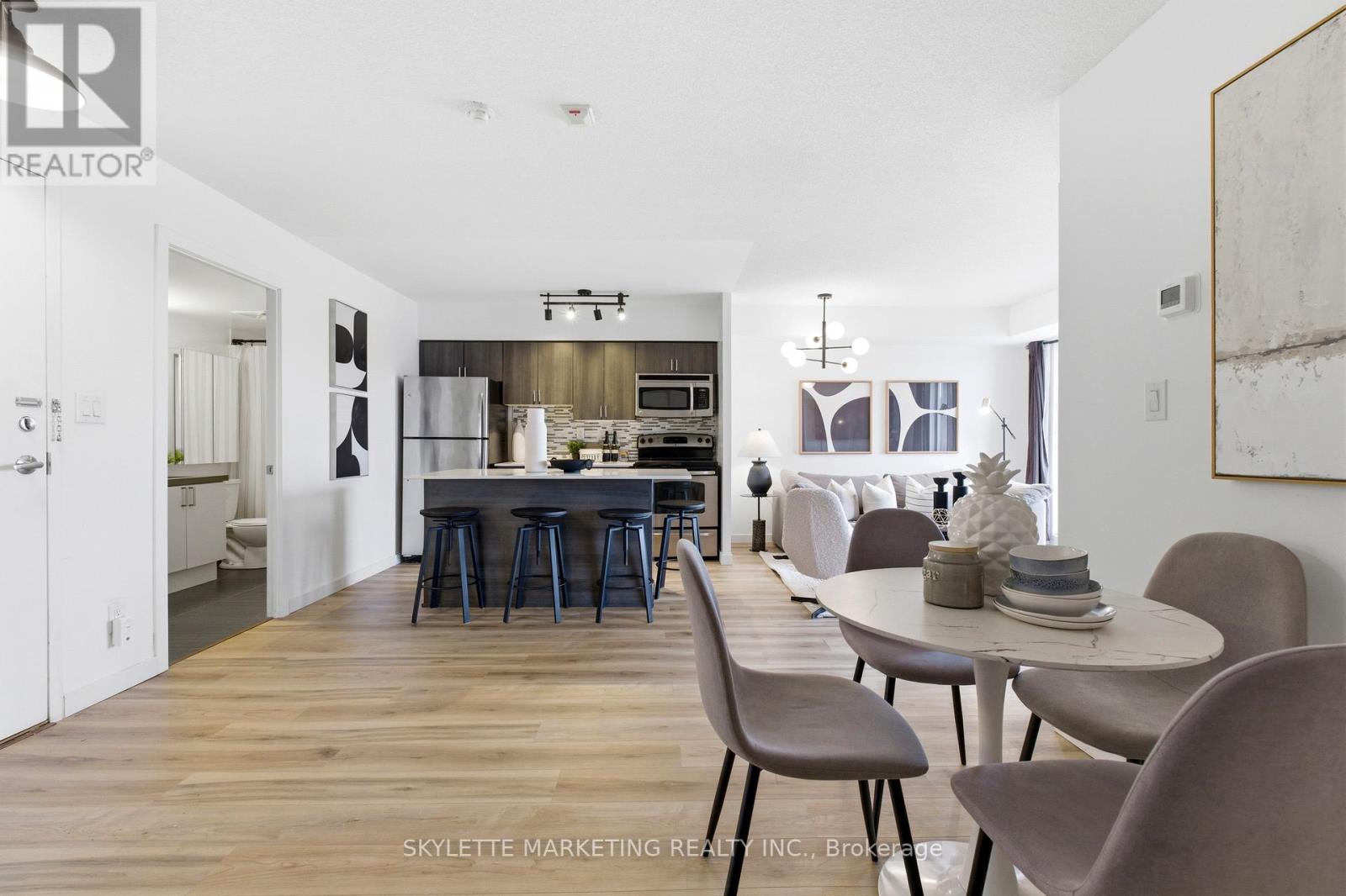 701 - 801 Sheppard Avenue W, Toronto (Clanton Park), Ontario  M3H 0A8 - Photo 17 - C12892034