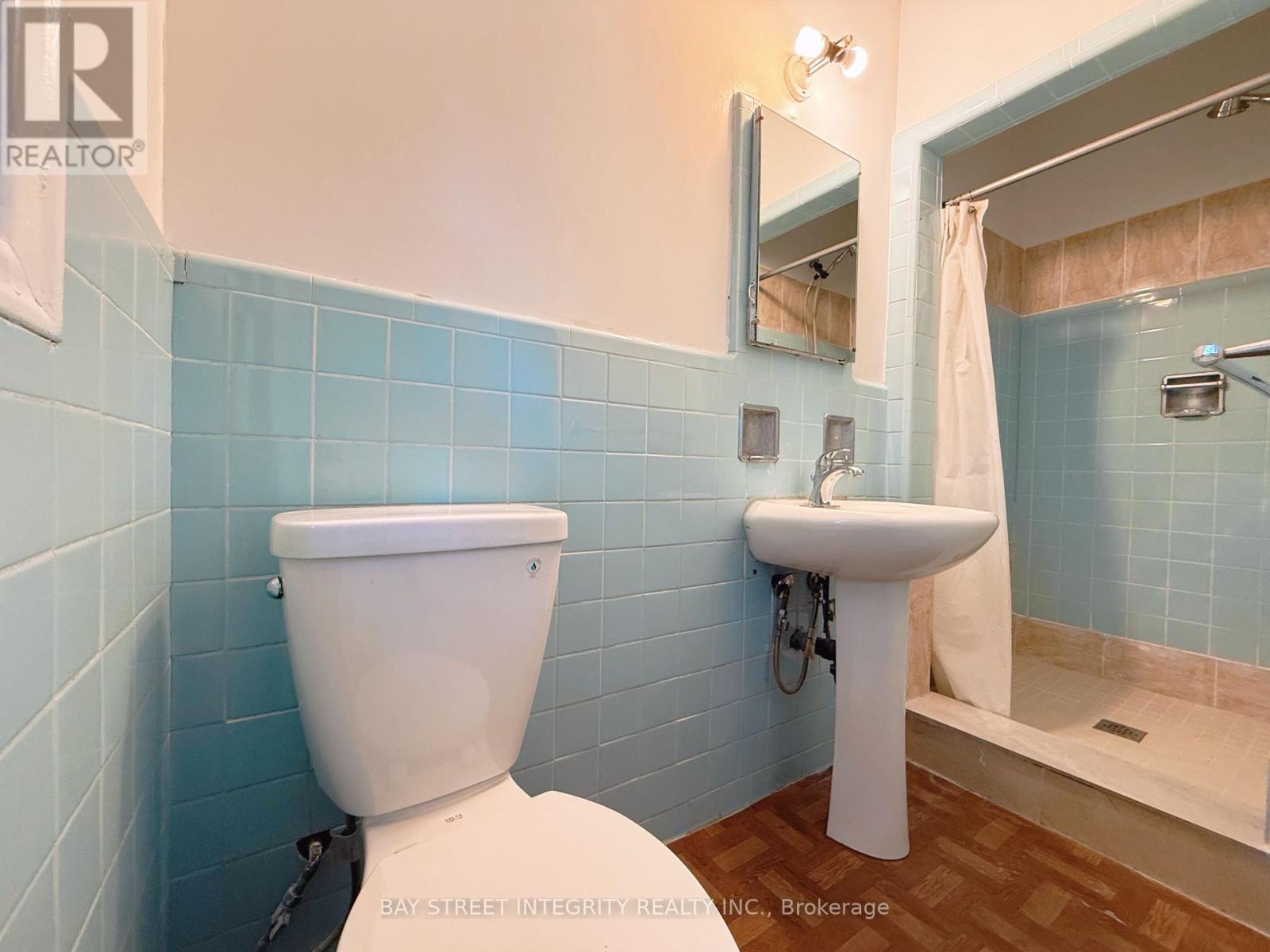 143 Munro Boulevard, Toronto, Ontario  M2P 1C9 - Photo 19 - C12892048