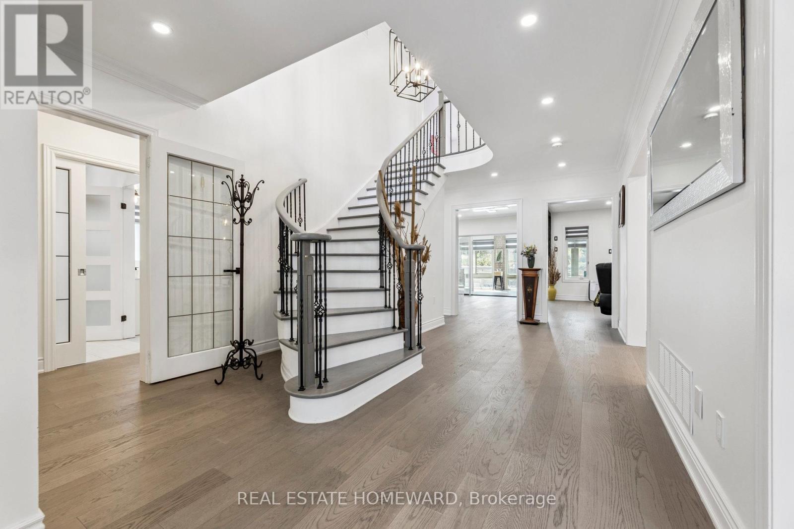 1566 Oakburn Street, Pickering, Ontario  L1V 6W1 - Photo 3 - E12891964