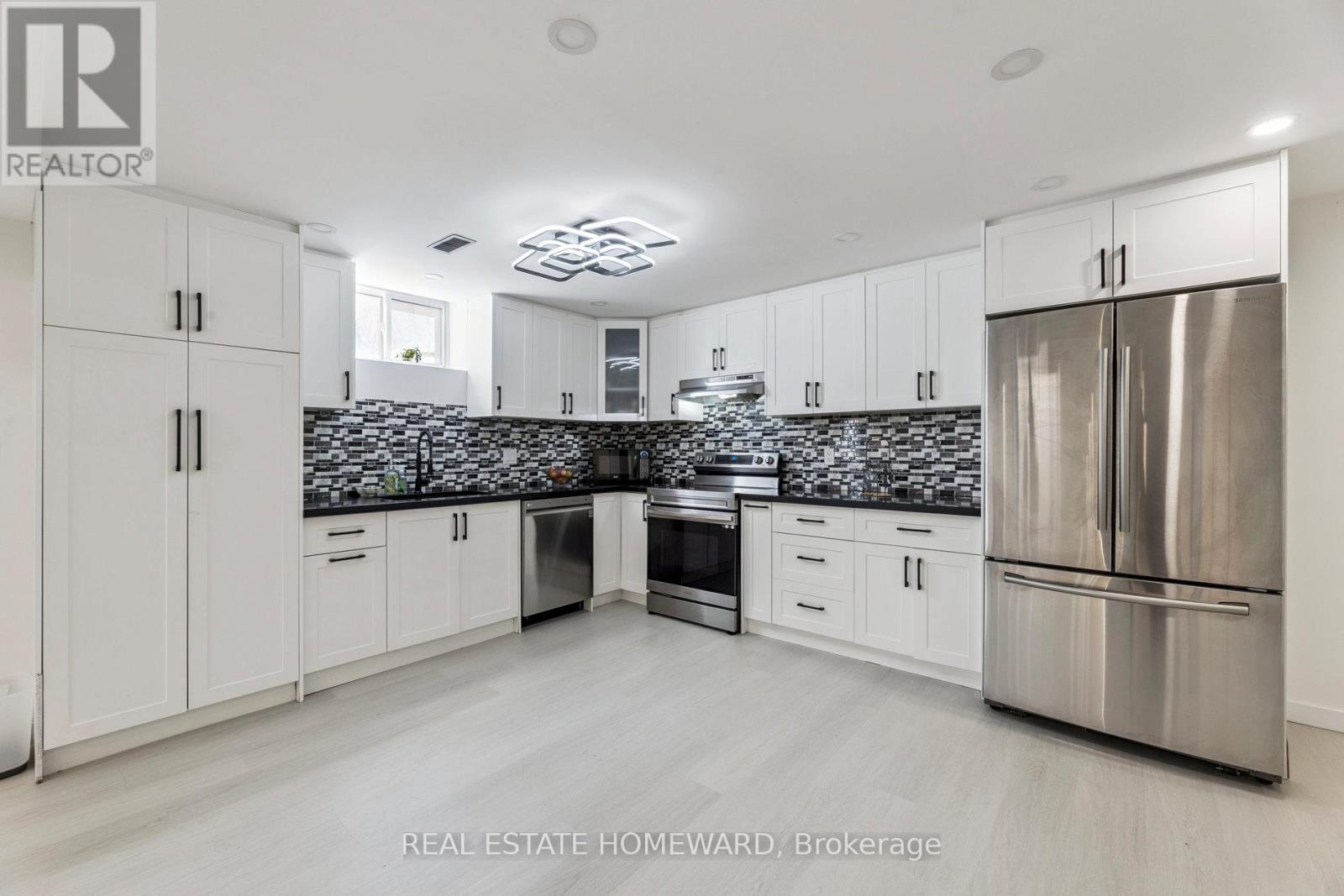 1566 Oakburn Street, Pickering, Ontario  L1V 6W1 - Photo 36 - E12891964