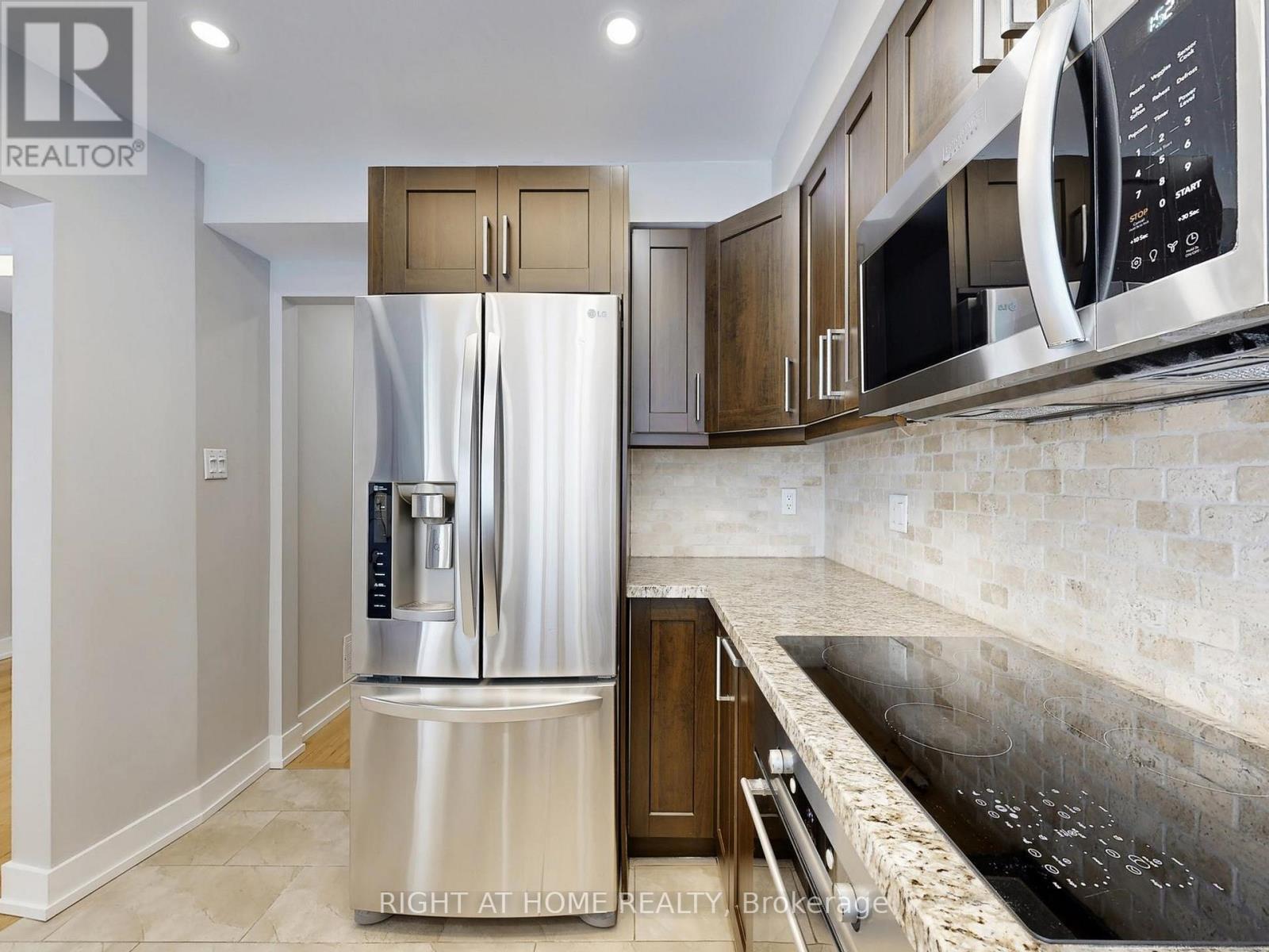 Main - 11 Hawker Court, Ajax (Central West), Ontario  L1T 3N1 - Photo 10 - E12891990