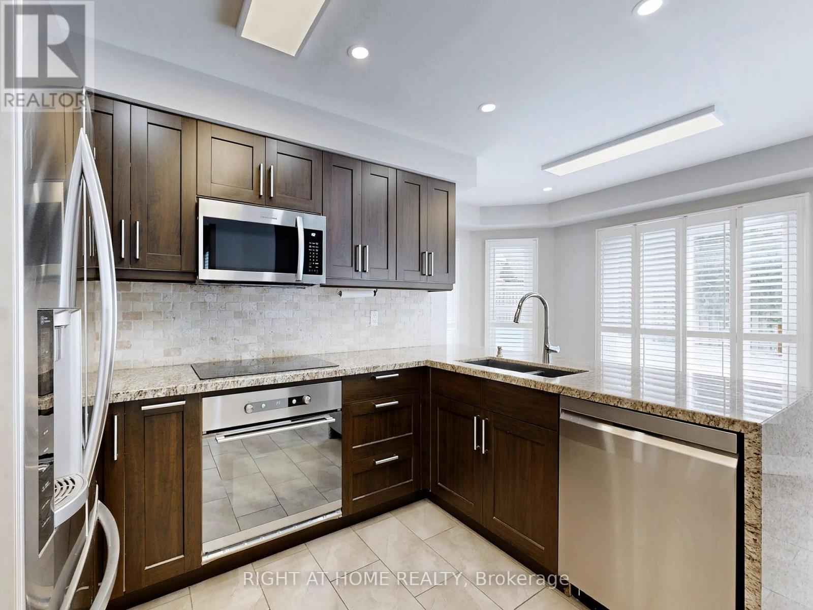 Main - 11 Hawker Court, Ajax (Central West), Ontario  L1T 3N1 - Photo 8 - E12891990