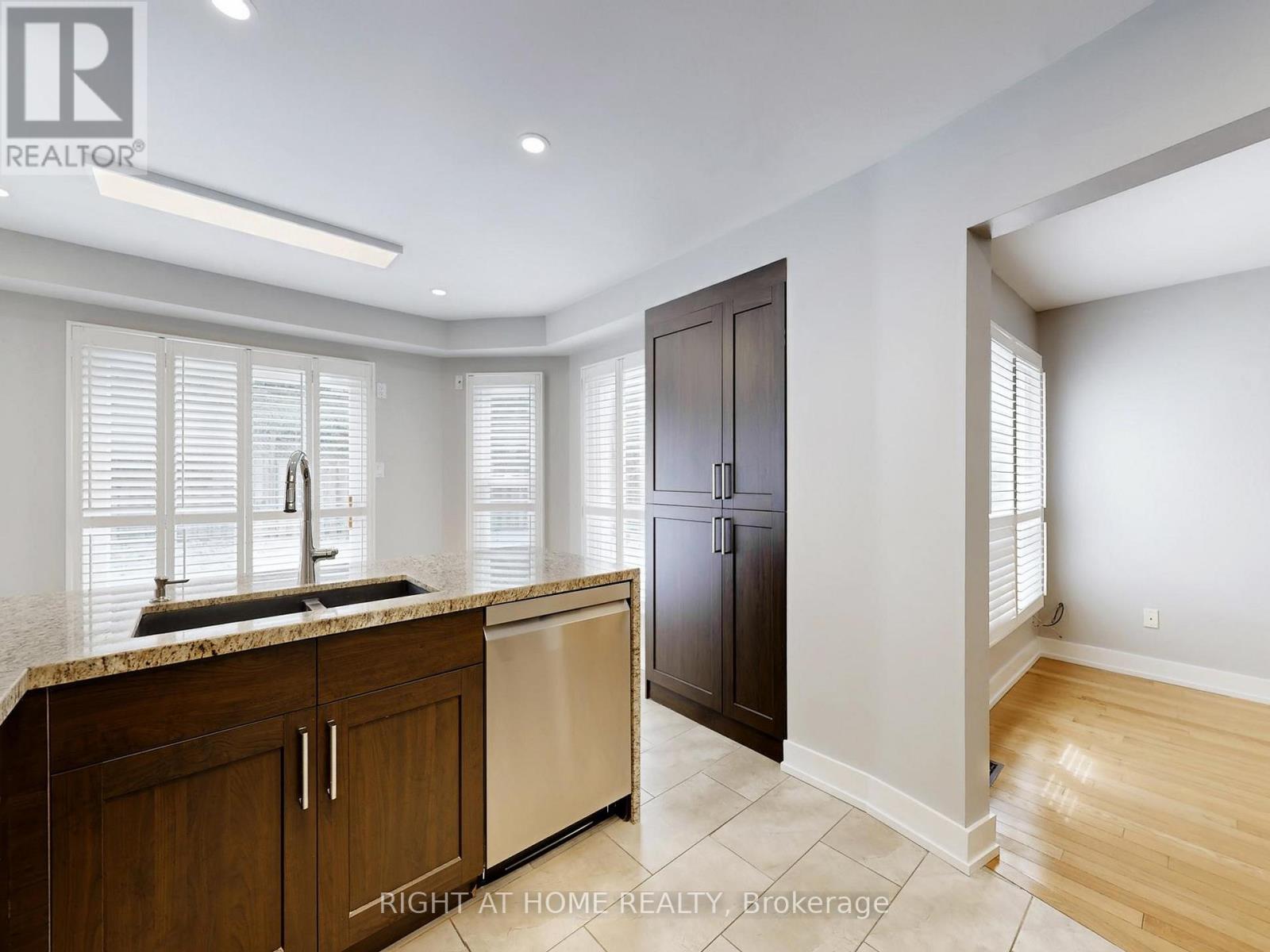 Main - 11 Hawker Court, Ajax (Central West), Ontario  L1T 3N1 - Photo 9 - E12891990