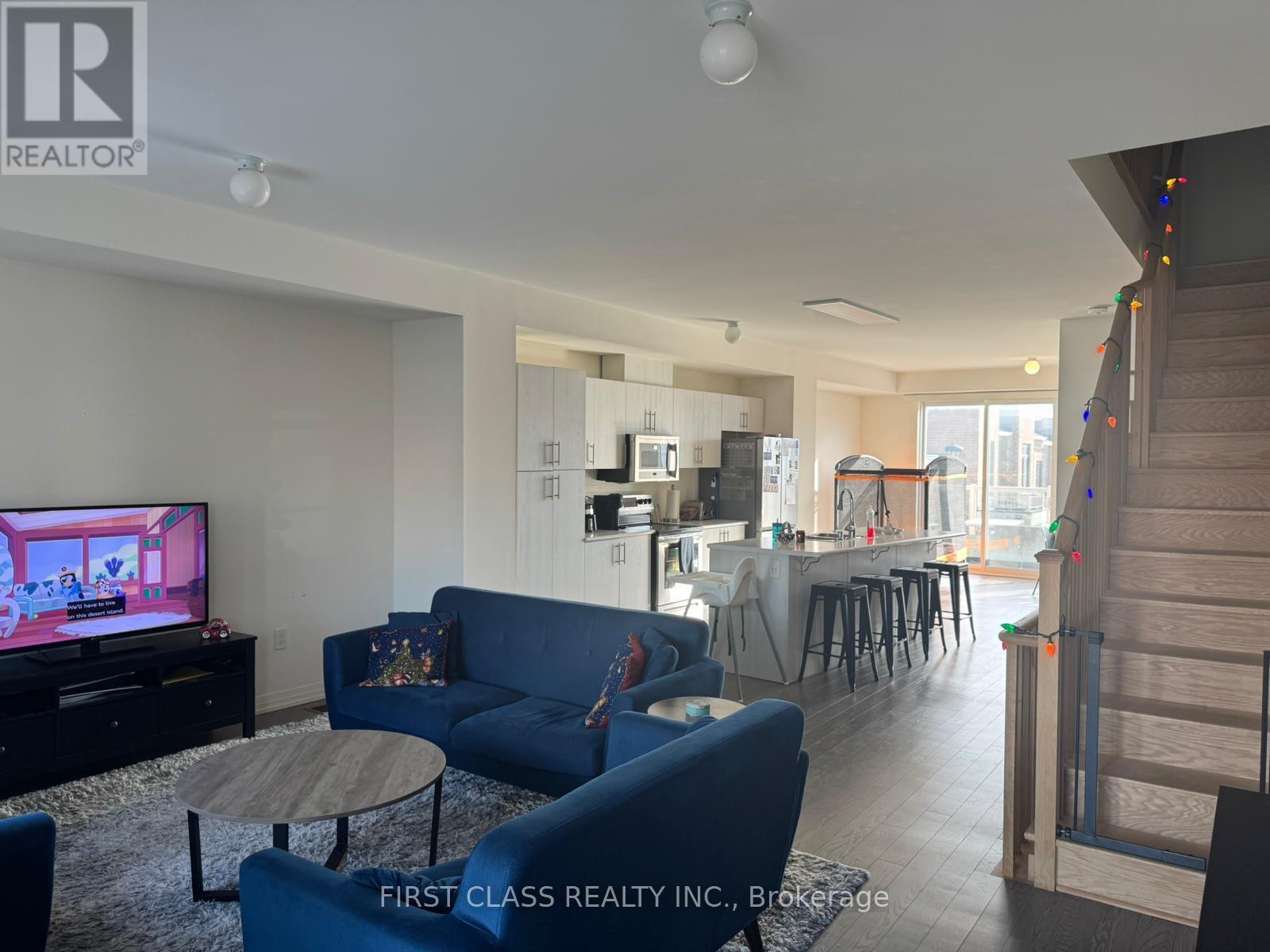 23 Prince William Boulevard, Clarington (Bowmanville), Ontario  L1C 7E5 - Photo 3 - E12892056