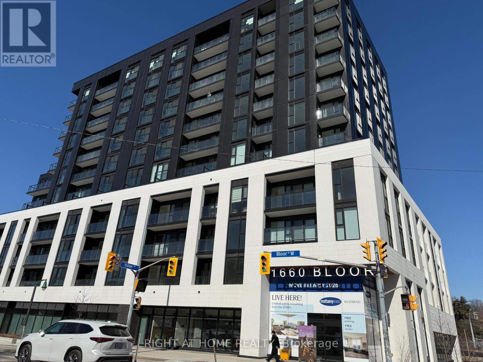 402 - 1660 BLOOR STREET W, Toronto, Ontario