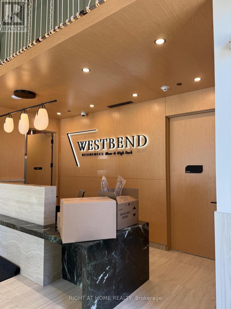 402 - 1660 Bloor Street W, Toronto (High Park North), Ontario  M6P 0C6 - Photo 3 - W12891630