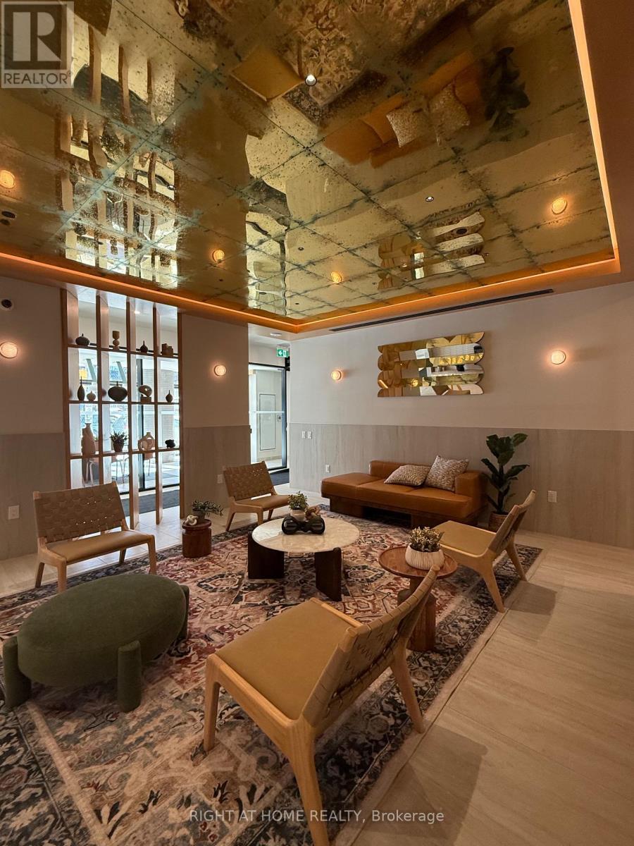 402 - 1660 Bloor Street W, Toronto (High Park North), Ontario  M6P 0C6 - Photo 4 - W12891630