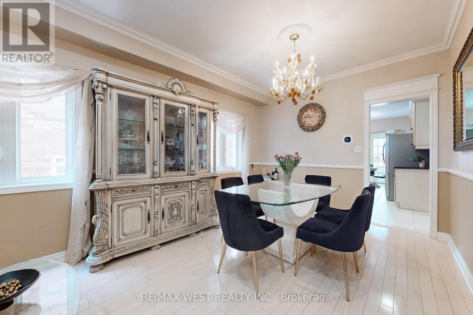 338 Mcbride Crescent, Newmarket (Summerhill Estates), Ontario  L3X 2W3 - Photo 13 - N12891978