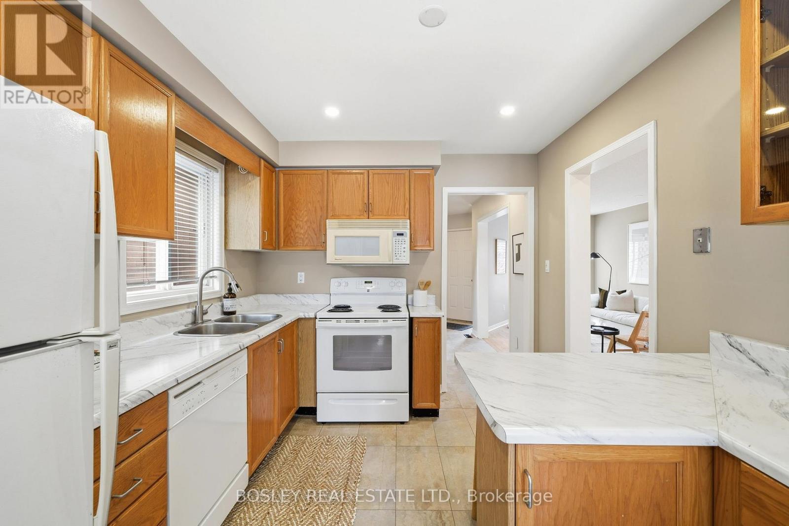 41 Dunsmore Crescent, Richmond Hill (Crosby), Ontario  L4C 0C5 - Photo 11 - N12892000