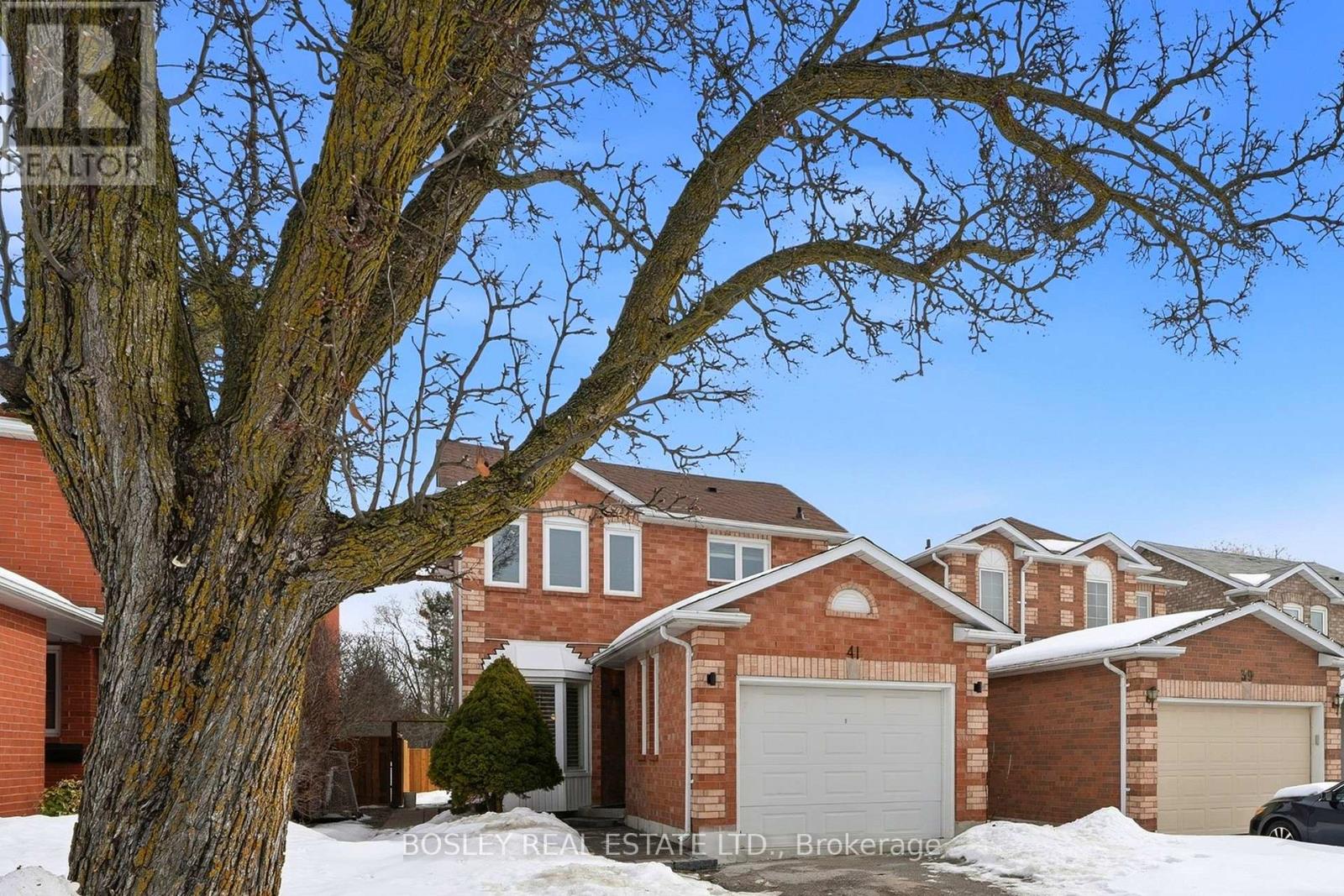 41 Dunsmore Crescent, Richmond Hill (Crosby), Ontario  L4C 0C5 - Photo 2 - N12892000