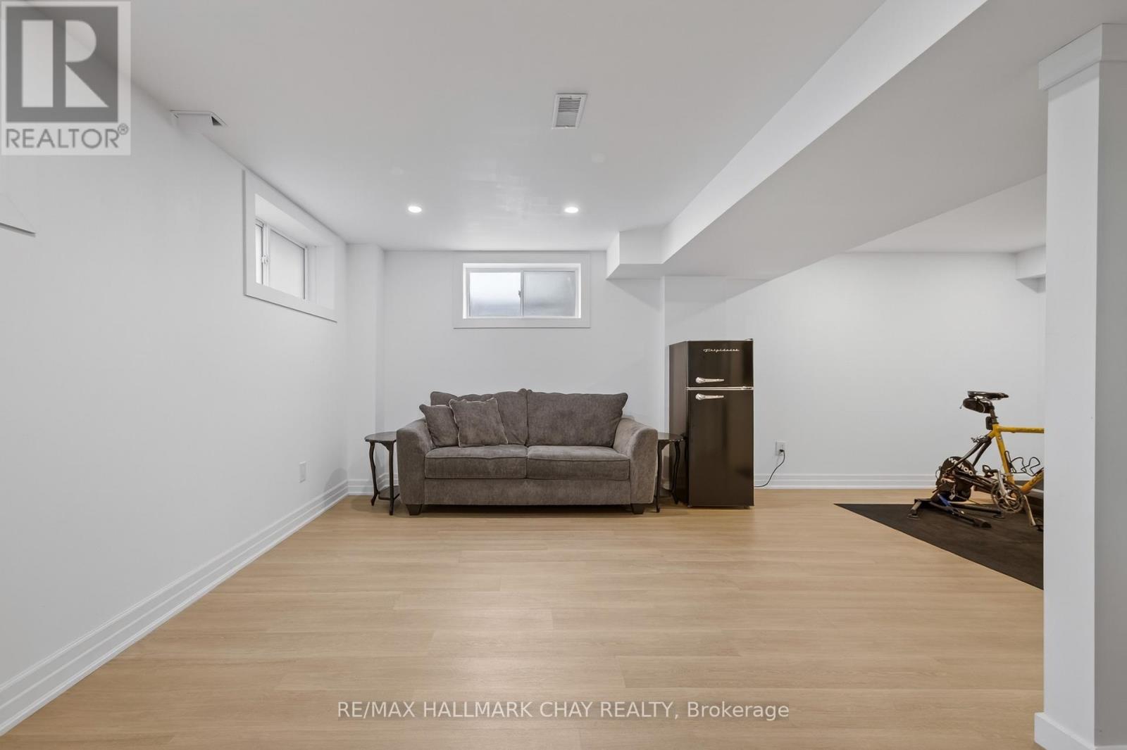 25 Wagner Crescent, Essa (Angus), Ontario  L0M 1B6 - Photo 33 - N12892014