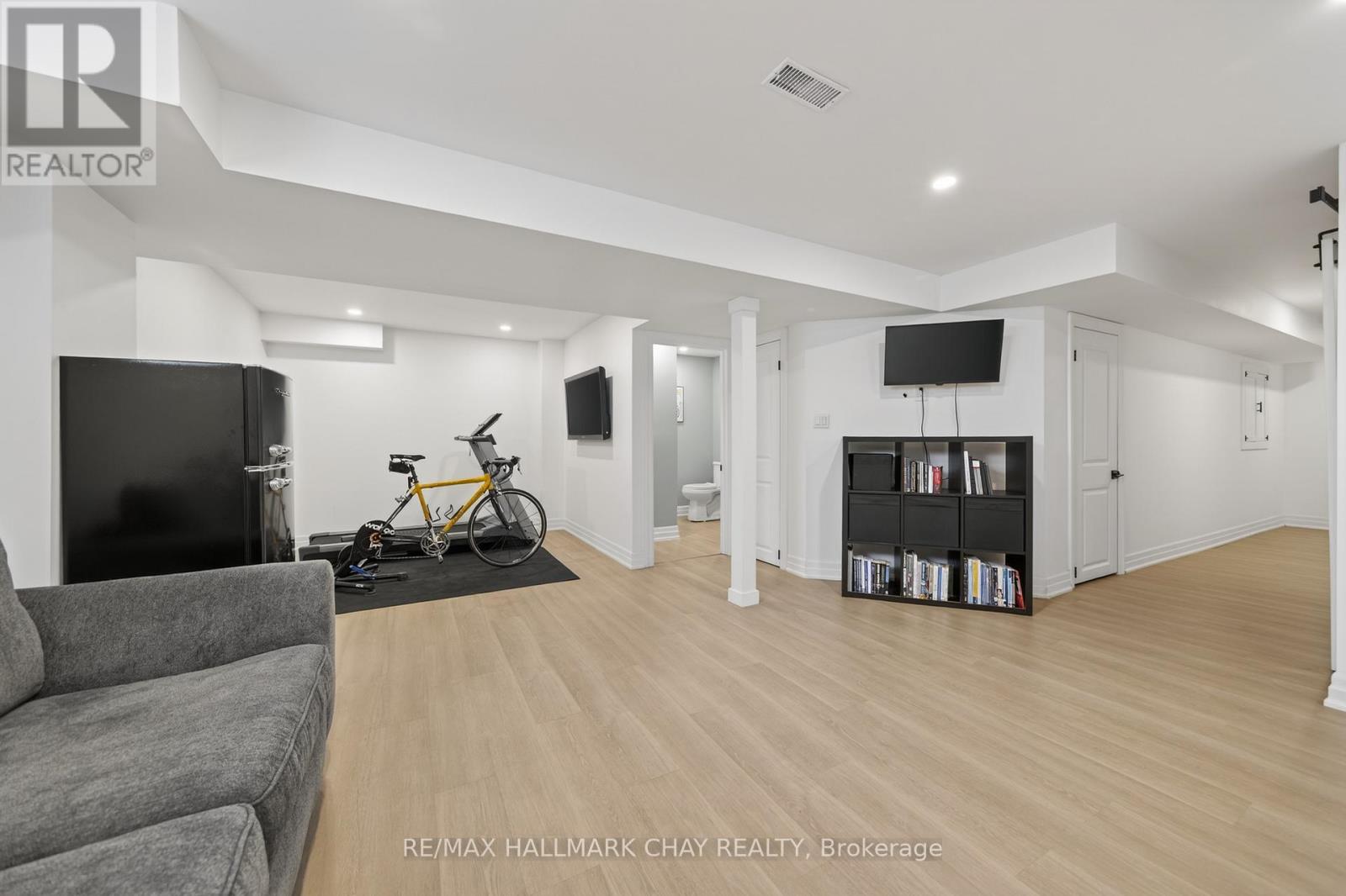 25 Wagner Crescent, Essa (Angus), Ontario  L0M 1B6 - Photo 34 - N12892014