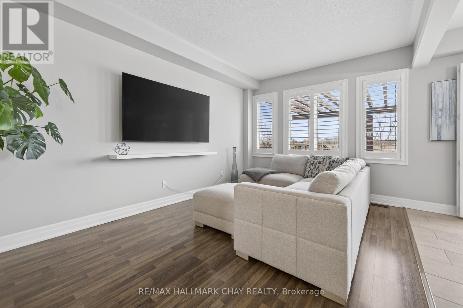 25 Wagner Crescent, Essa (Angus), Ontario  L0M 1B6 - Photo 7 - N12892014