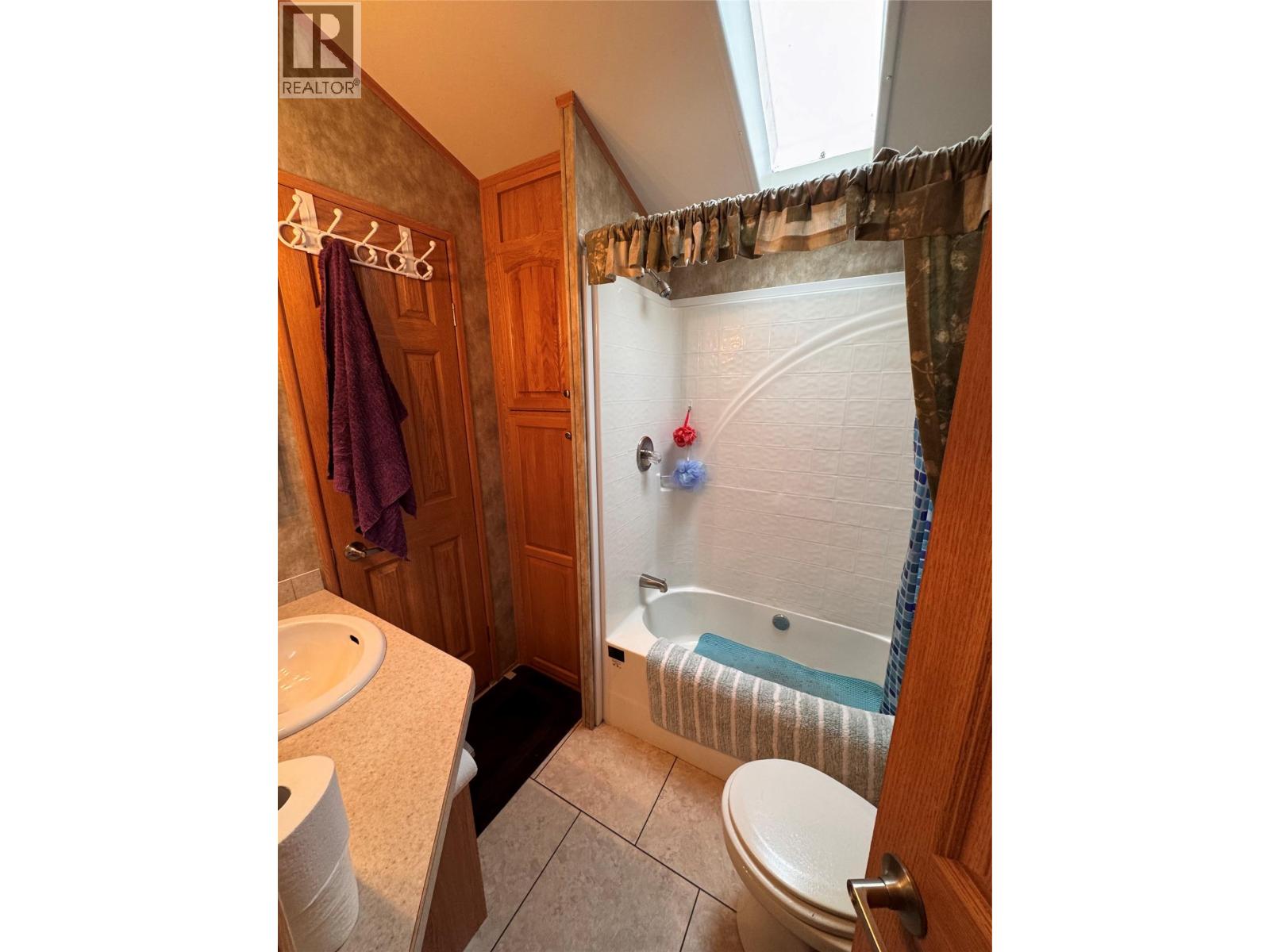 1835 Bakery Frontage Road Unit# 125 & 126, Christina Lake, British Columbia  V0H 1E2 - Photo 16 - 10379505