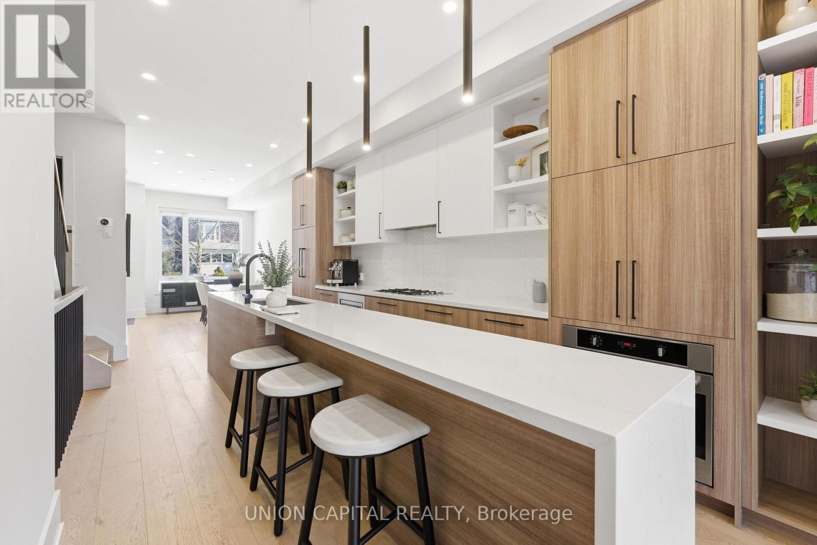 544b Beresford Avenue, Toronto (Runnymede-Bloor West Village), Ontario  M6S 3C3 - Photo 4 - W12891974