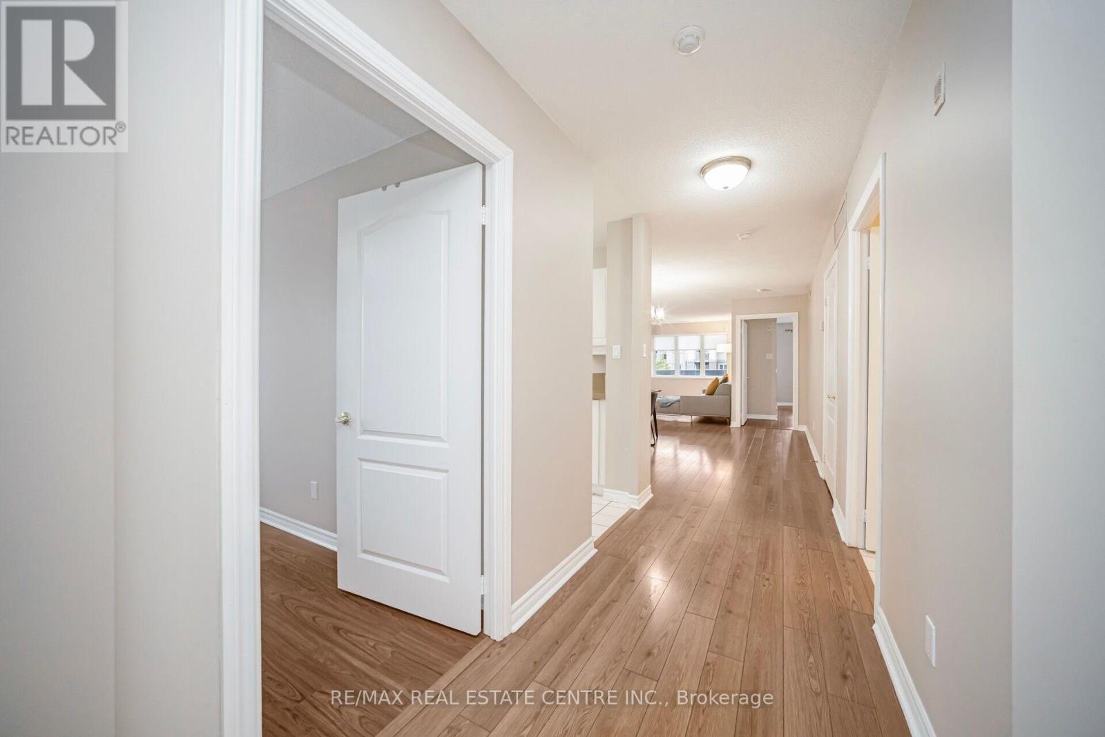 301 - 3 Dayspring Circle, Brampton (Goreway Drive Corridor), Ontario  L6P 1B7 - Photo 12 - W12892006
