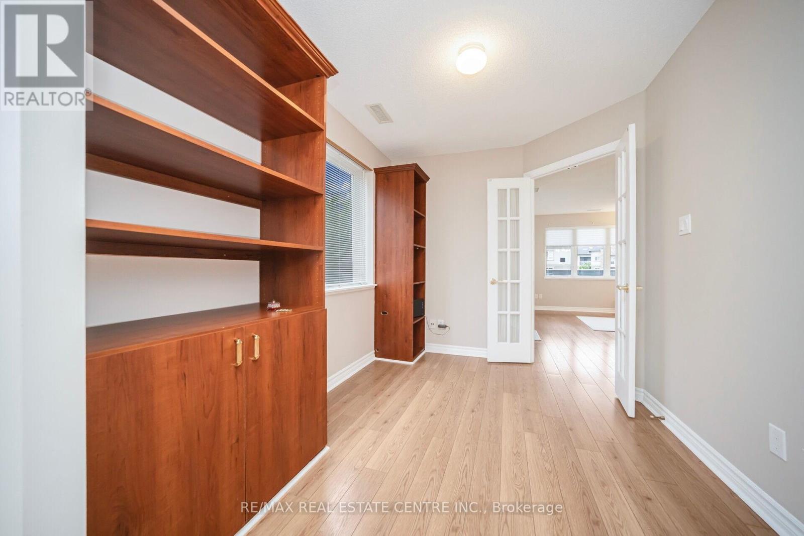 301 - 3 Dayspring Circle, Brampton (Goreway Drive Corridor), Ontario  L6P 1B7 - Photo 24 - W12892006