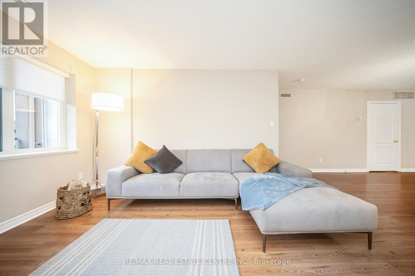 301 - 3 Dayspring Circle, Brampton (Goreway Drive Corridor), Ontario  L6P 1B7 - Photo 29 - W12892006