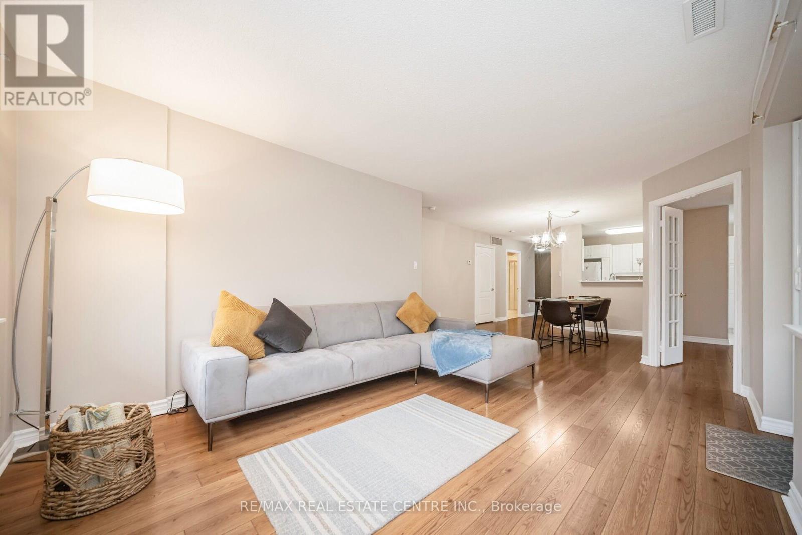 301 - 3 Dayspring Circle, Brampton (Goreway Drive Corridor), Ontario  L6P 1B7 - Photo 30 - W12892006